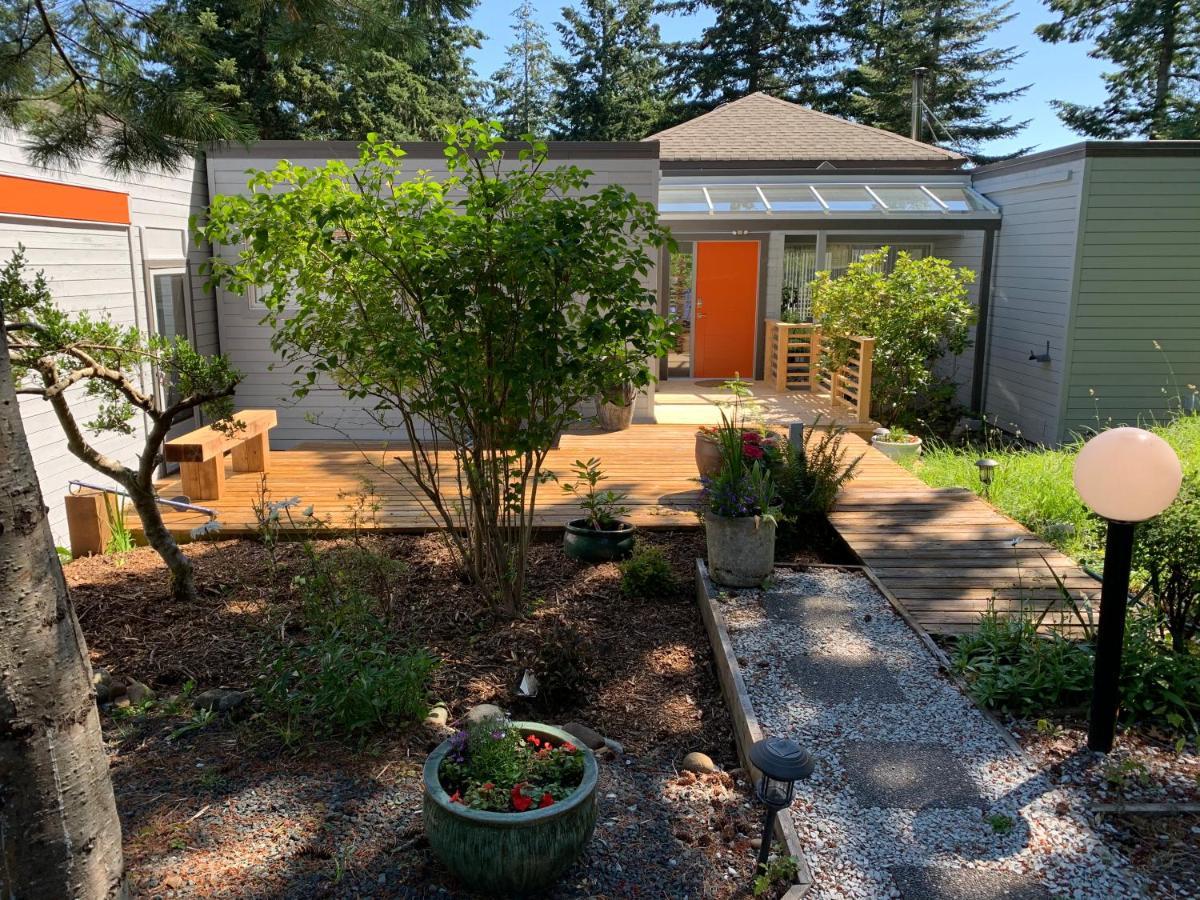 Forest By The Sea Rentals Merville Exterior foto